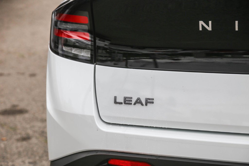 New 2026 Nissan Leaf SV+ w/ Illuminated Package FWD image 9
