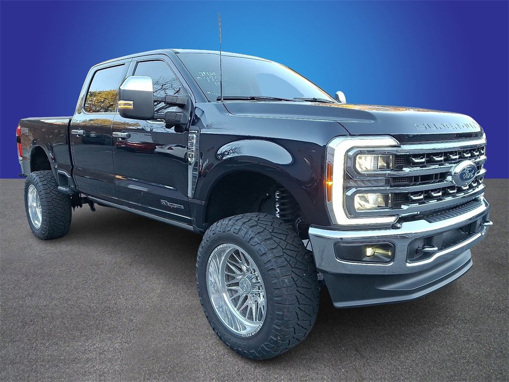 Used 2024 Ford F350 Lariat w/ Chrome Package image 3