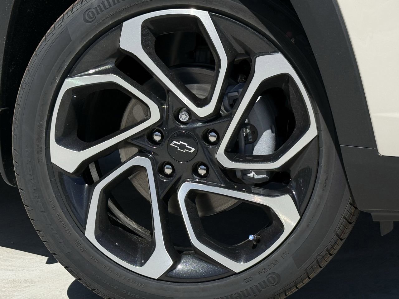 New 2026 Chevrolet Trax RS w/ Sunroof Package FWD image 9