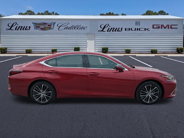 Used 2025 Lexus ES 350 w/ Premium Package FWD image 3