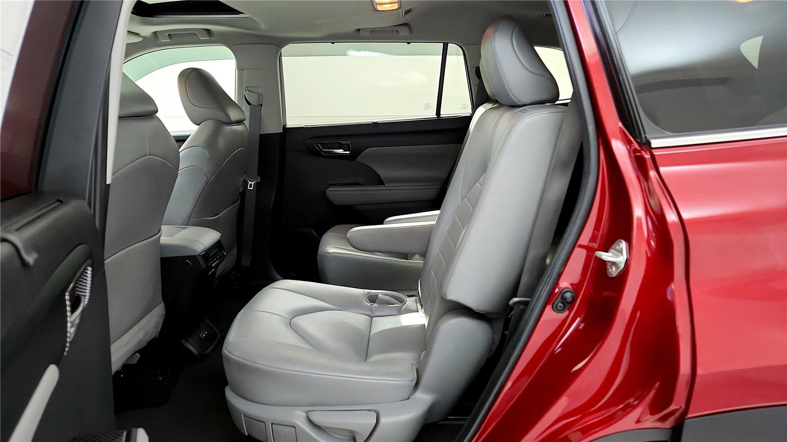 Certified 2022 Toyota Highlander XLE image 21