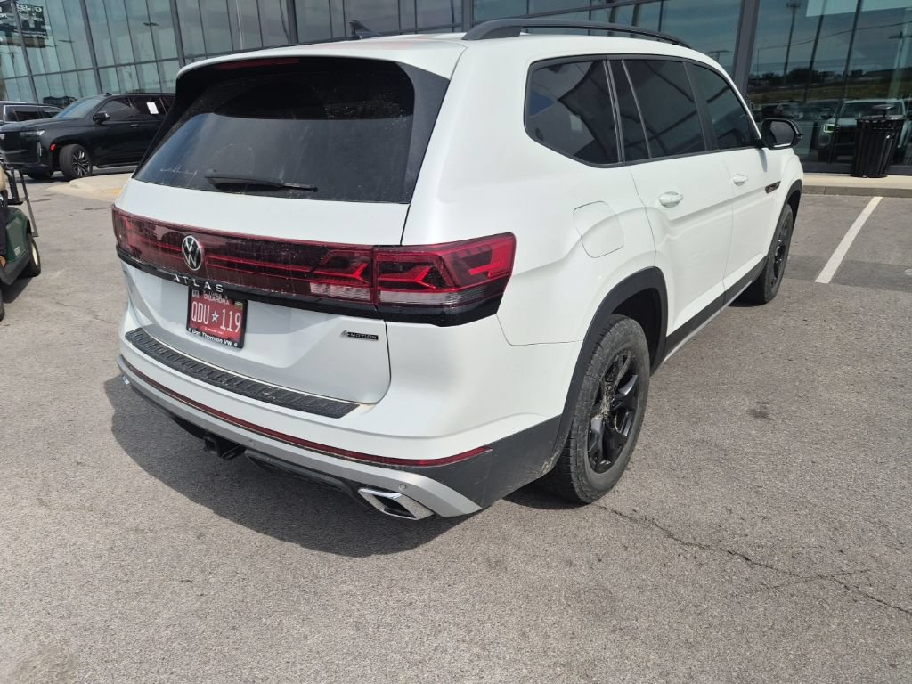 Used 2024 Volkswagen Atlas Peak Edition SEL AWD/4WD image 5