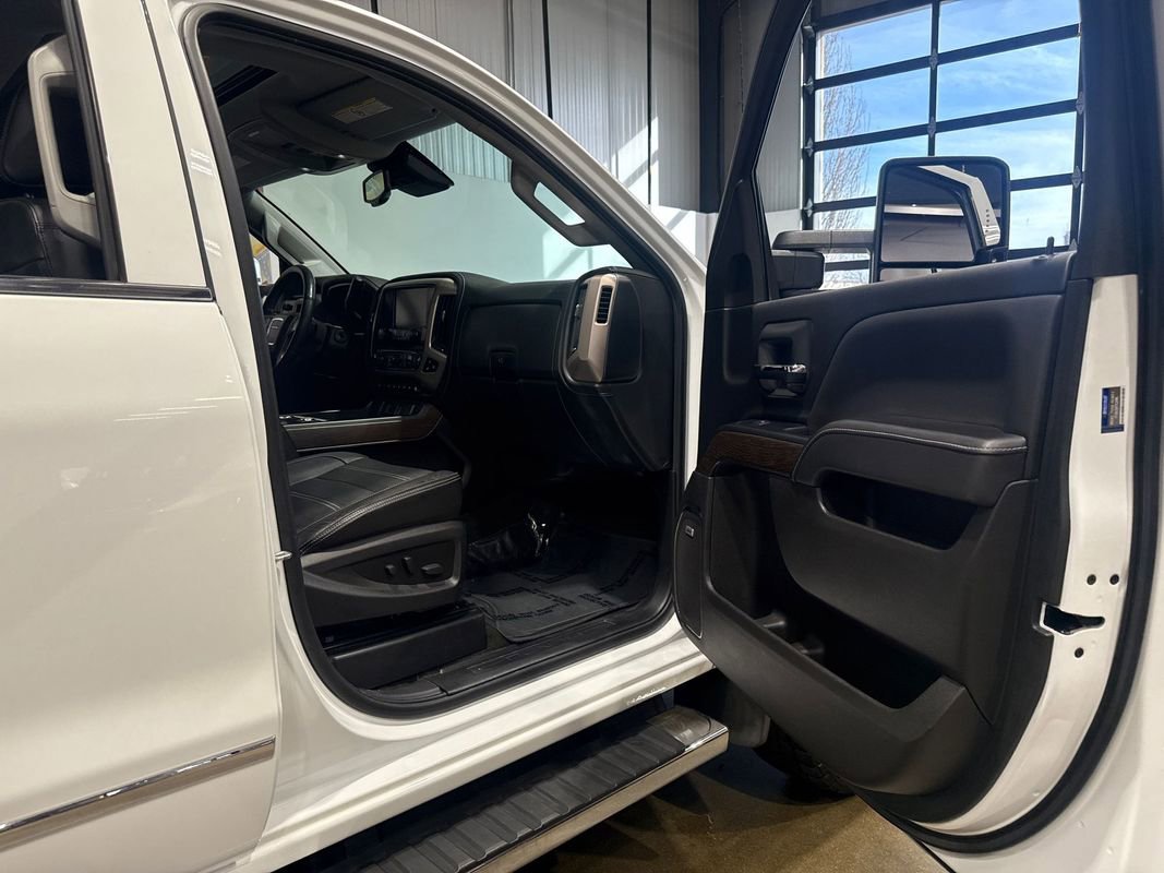 Used 2017 GMC Sierra 3500 Denali image 65