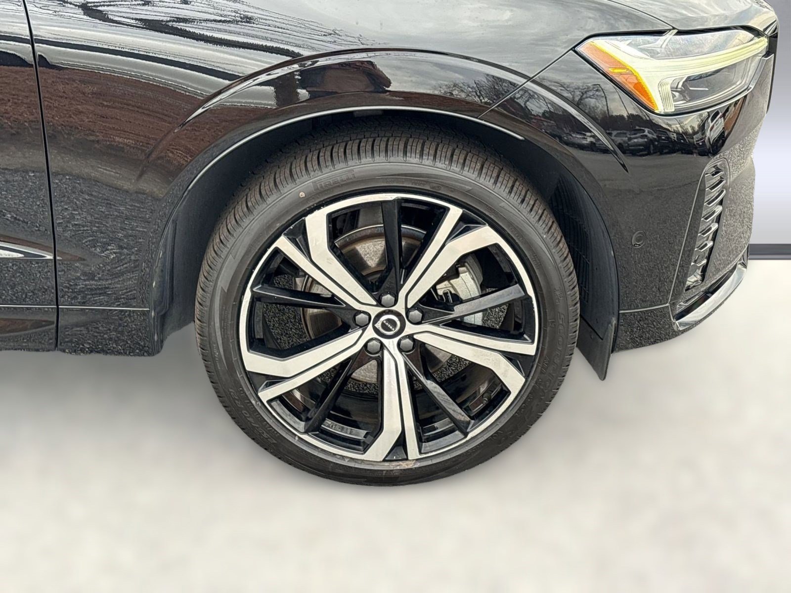 Certified 2023 Volvo XC60 B5 Ultimate image 12