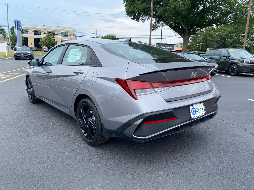 New 2026 Hyundai Elantra Sport FWD image 8