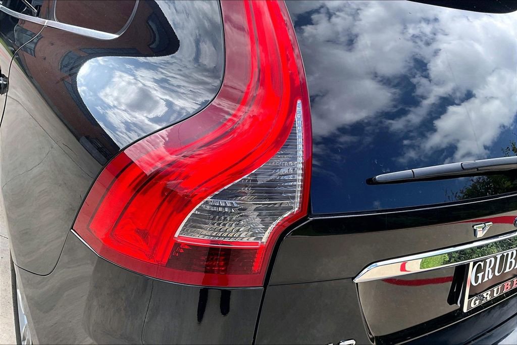 Used 2017 Volvo XC60 T5 Inscription w/ Preferred Option Package AWD/4WD image 40