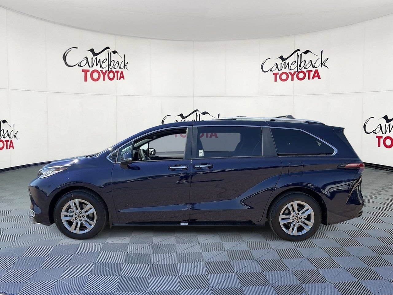 New 2026 Toyota Sienna Limited FWD image 4