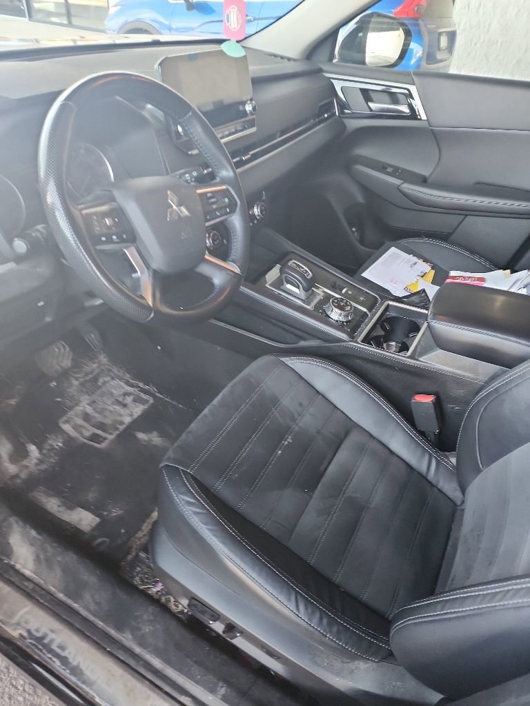Used 2022 Mitsubishi Outlander SE AWD/4WD image 2