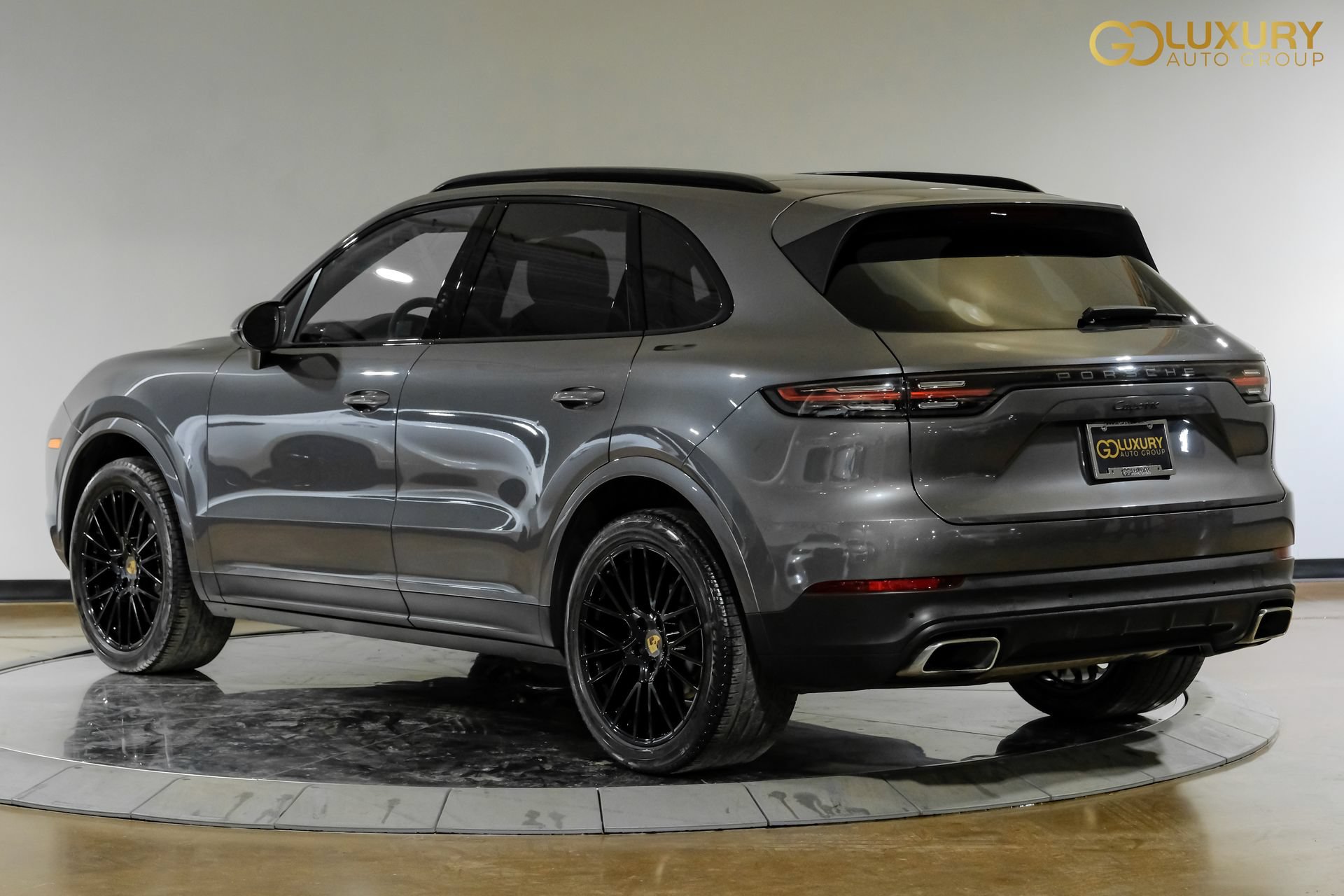Used 2023 Porsche Cayenne Platinum Edition AWD/4WD image 12
