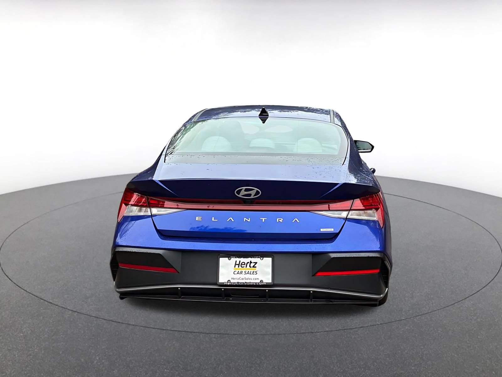 Used 2025 Hyundai Elantra Limited FWD image 6