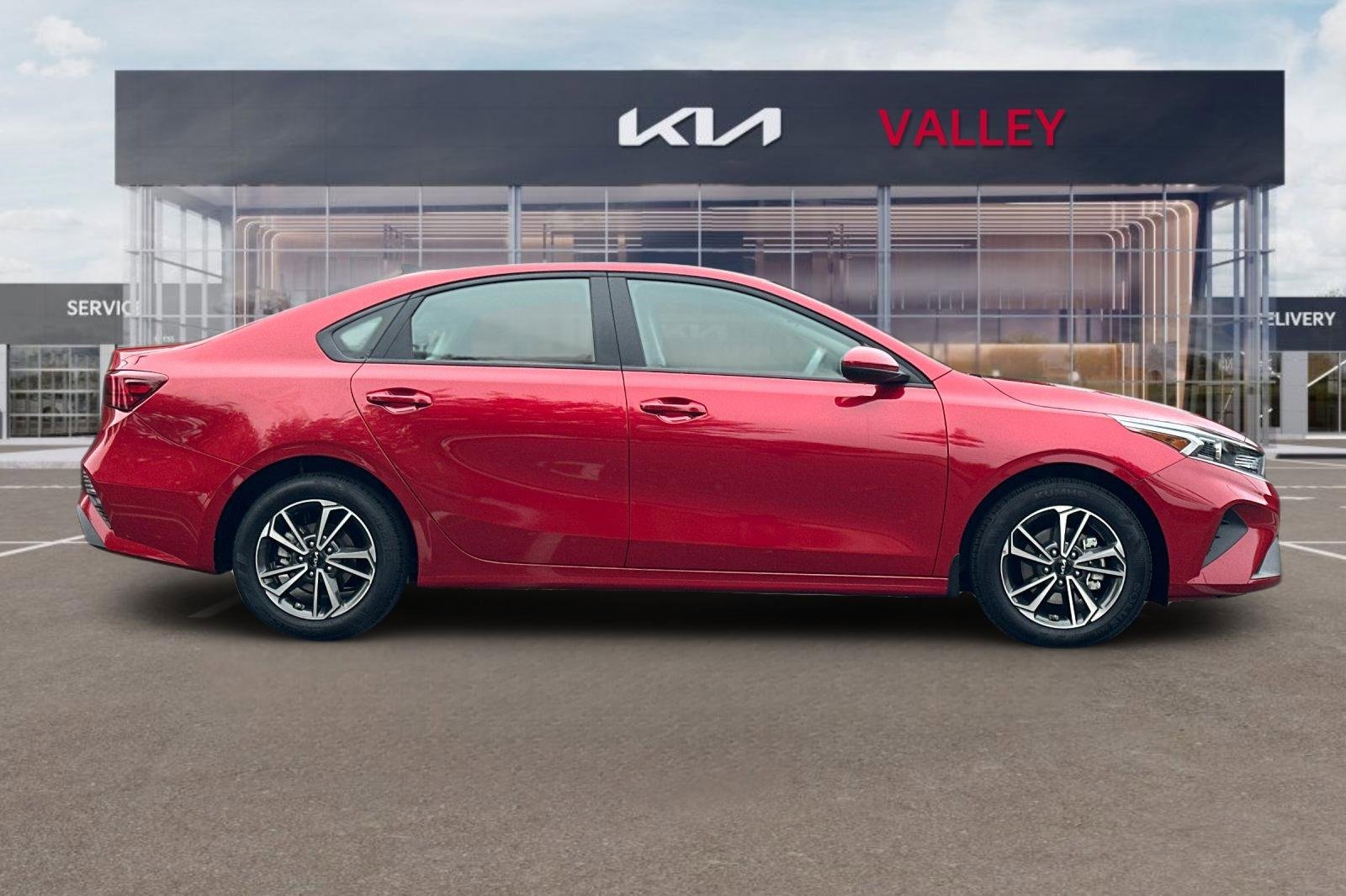 Used 2024 Kia Forte LXS image 3