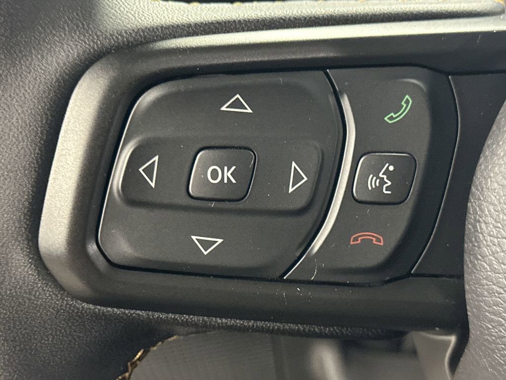 Used 2024 Jeep Gladiator Rubicon w/ Technology Group image 25