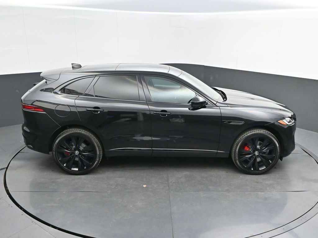 Certified 2025 Jaguar F-PACE R-Dynamic S image 34