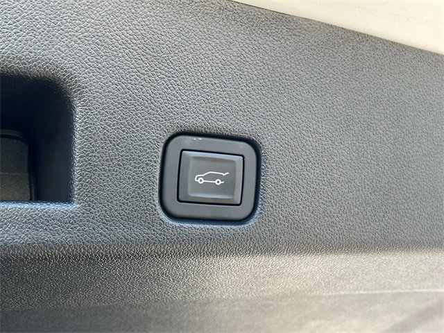 Used 2025 Chevrolet Traverse Z71 w/ Driver Confidence Package image 35