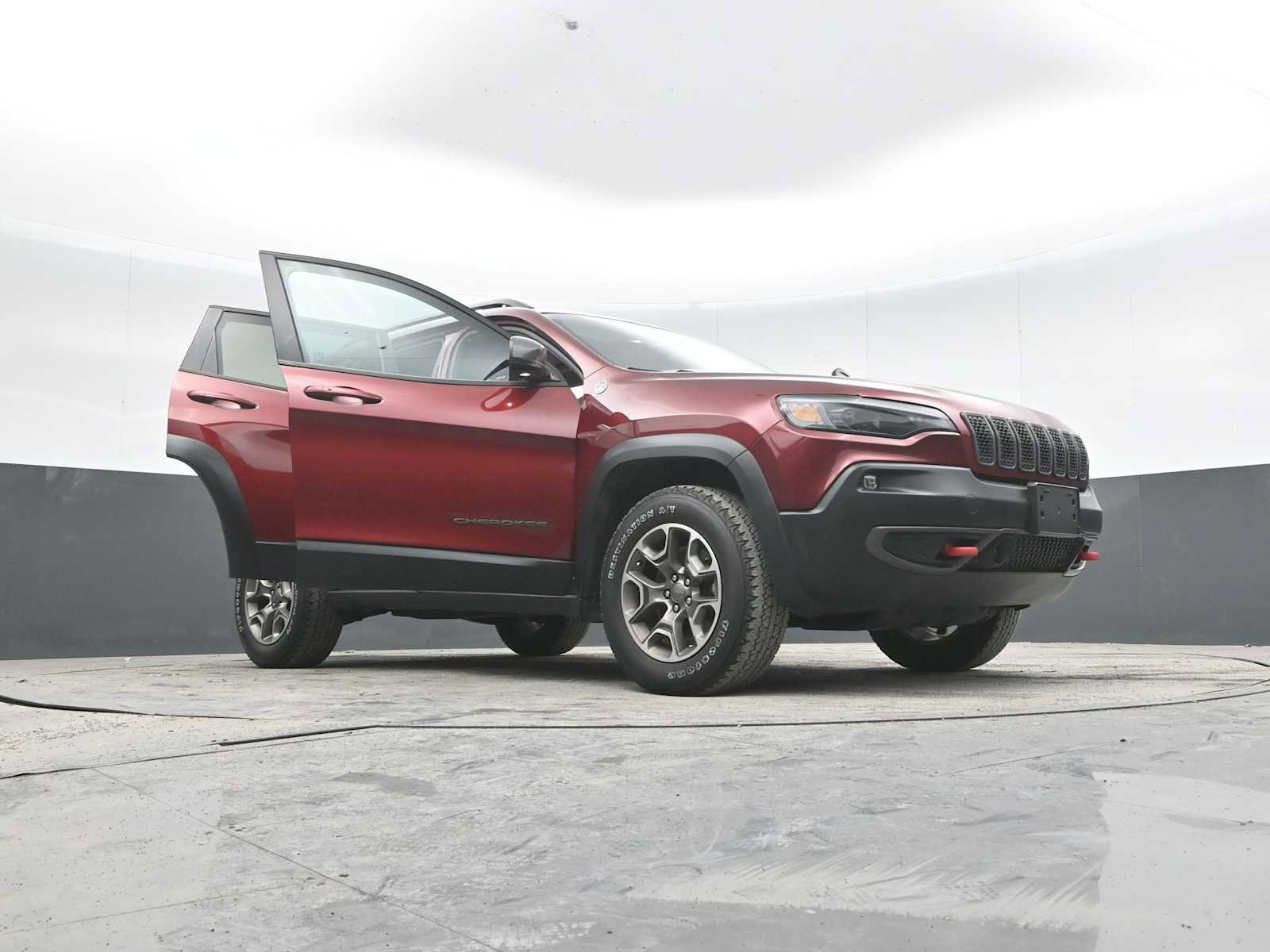 Used 2021 Jeep Cherokee Trailhawk w/ Sun, Sound & Nav Group image 39