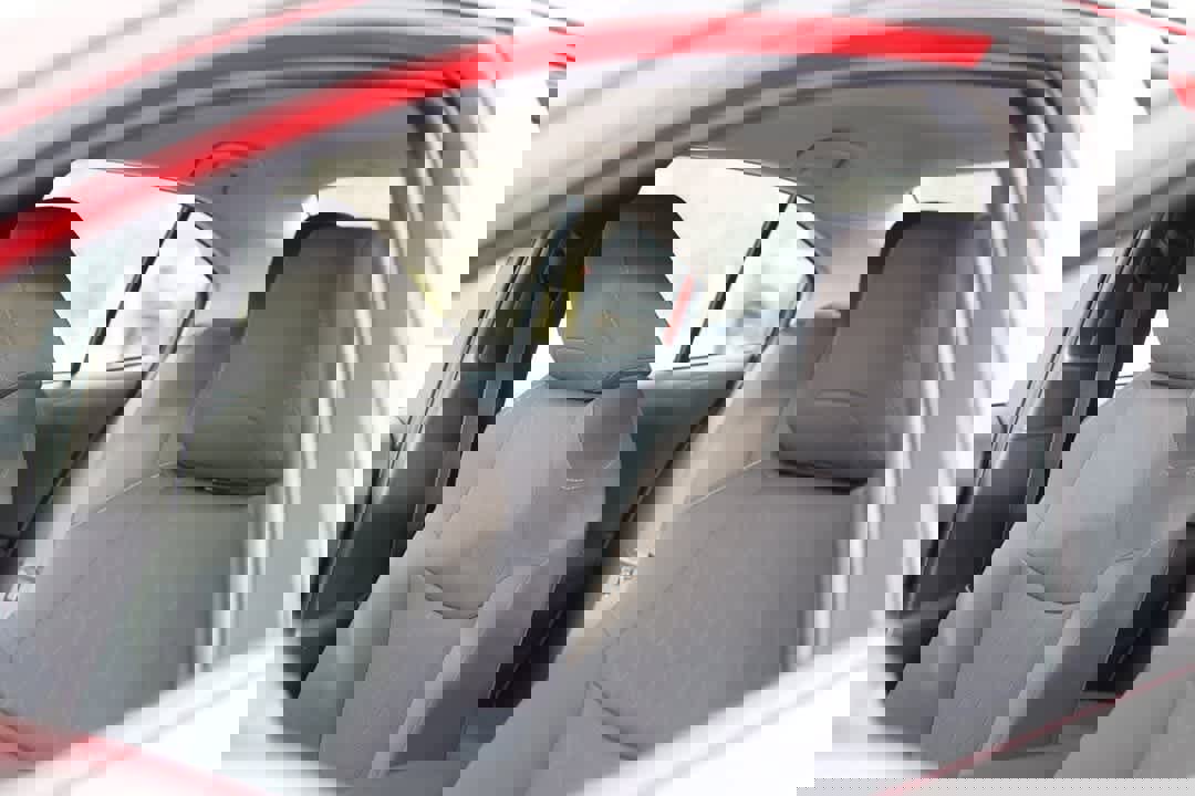 Used 2020 Toyota Corolla LE image 12