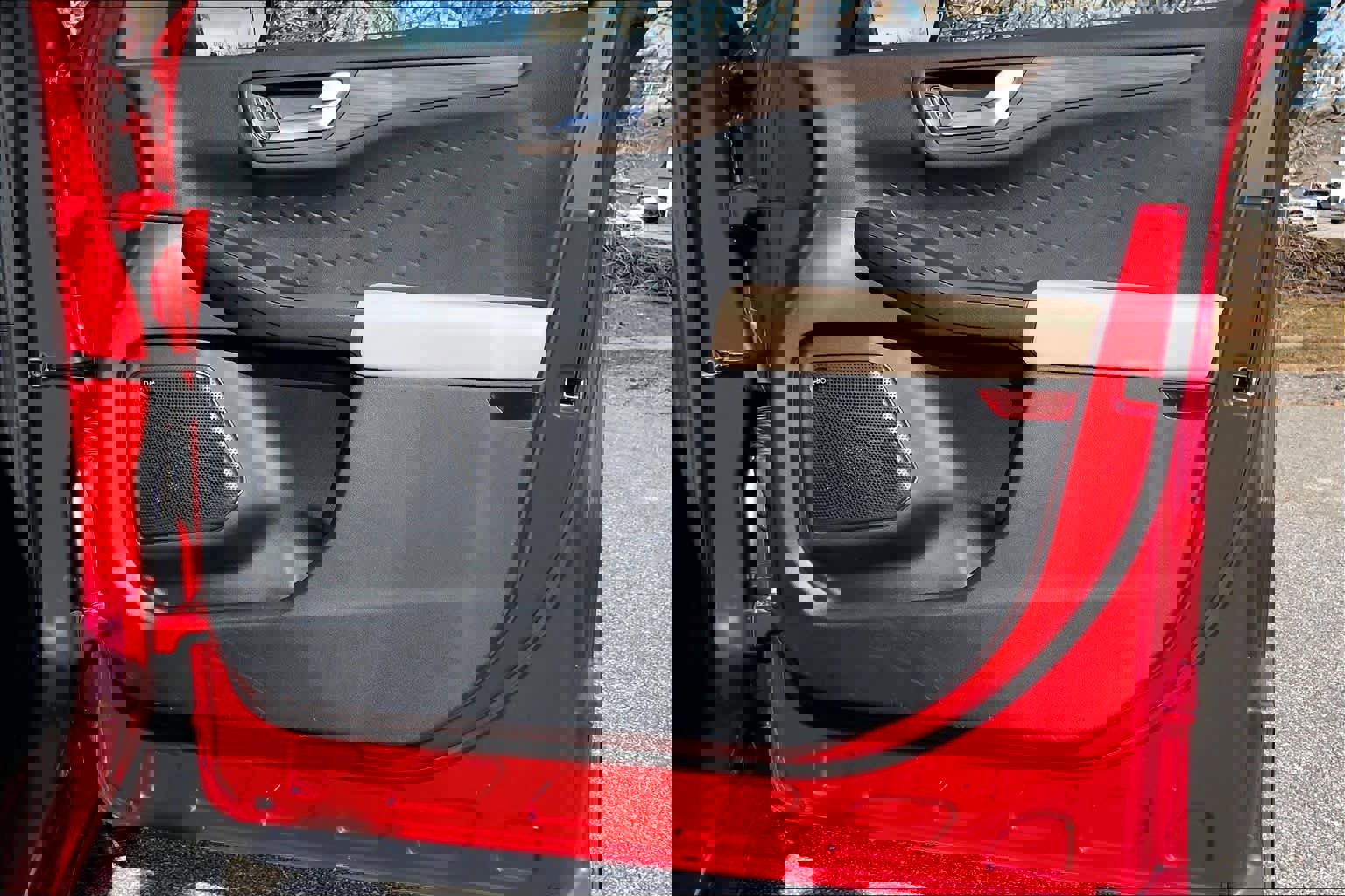 Used 2020 Ford Escape Titanium image 23