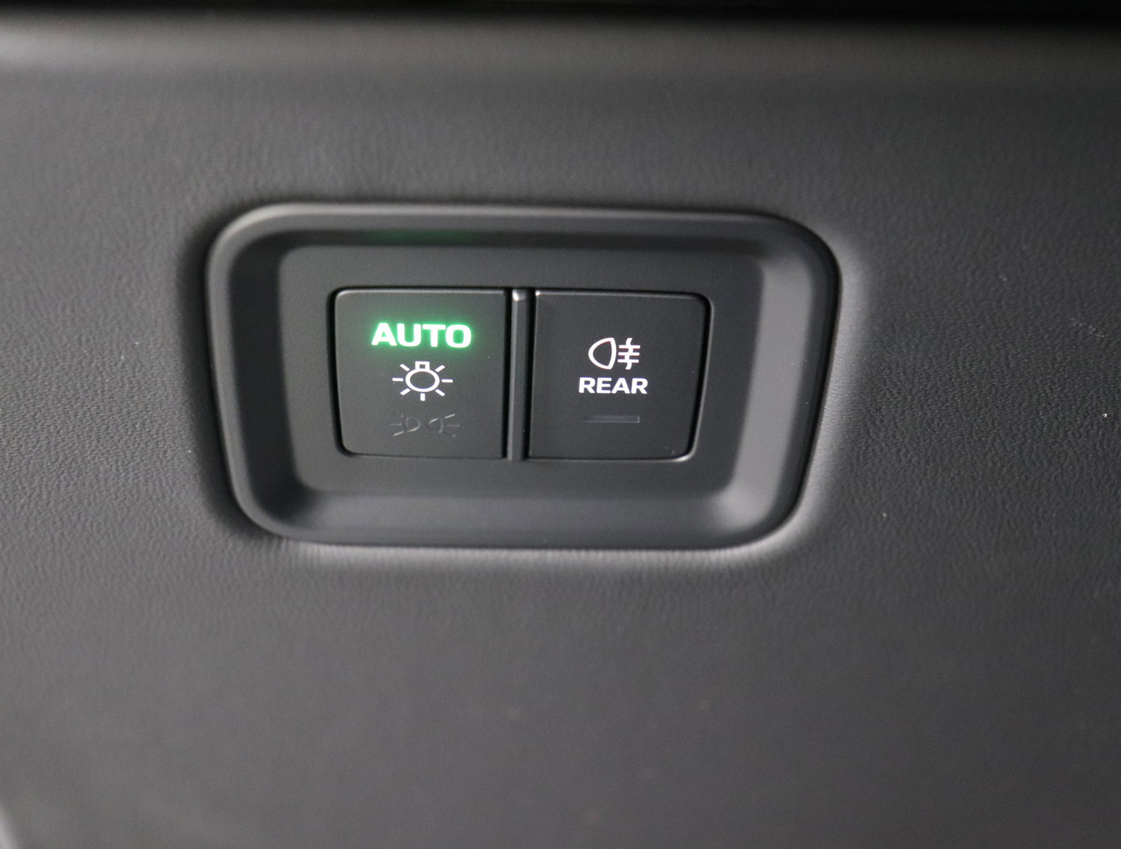 Used 2025 Porsche Macan Electric image 31