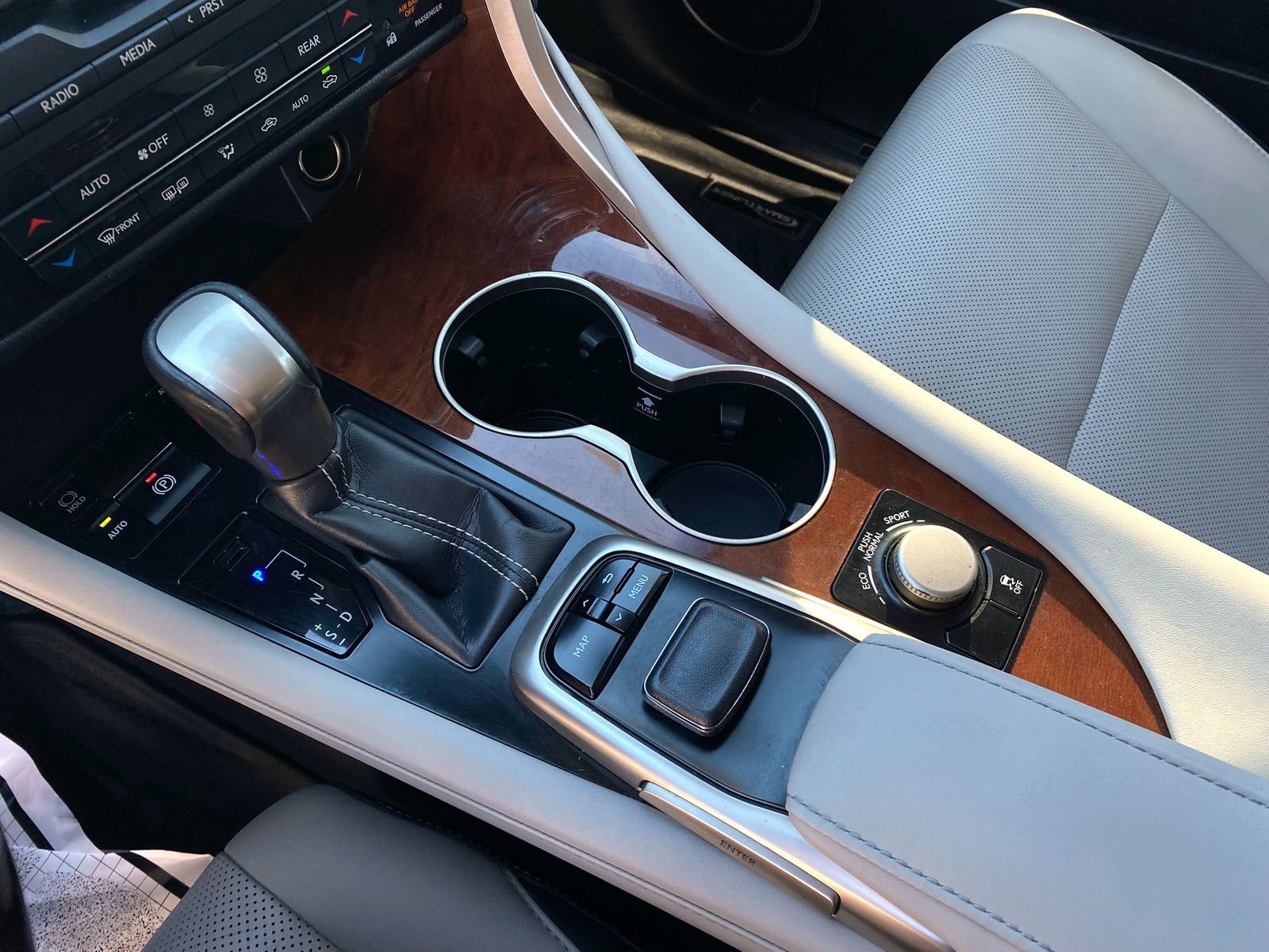 Used 2019 Lexus RX 350L FWD image 17