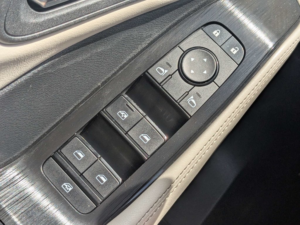 Used 2025 Nissan Rogue SV AWD/4WD image 30