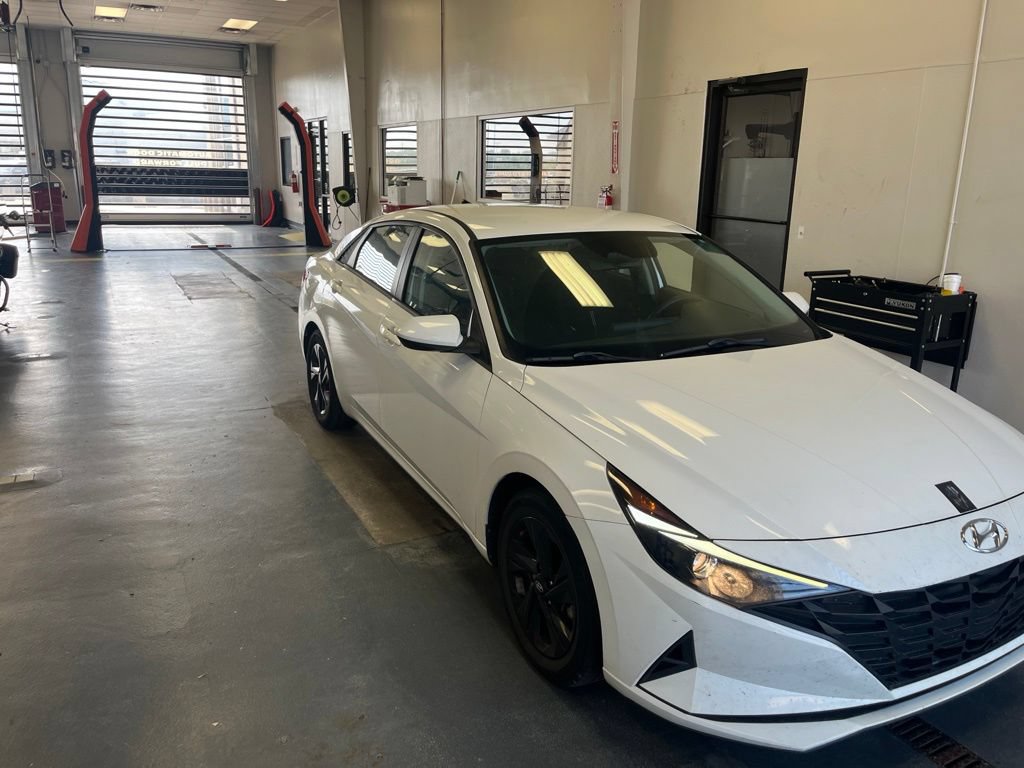 Used 2022 Hyundai Elantra SEL FWD image 1