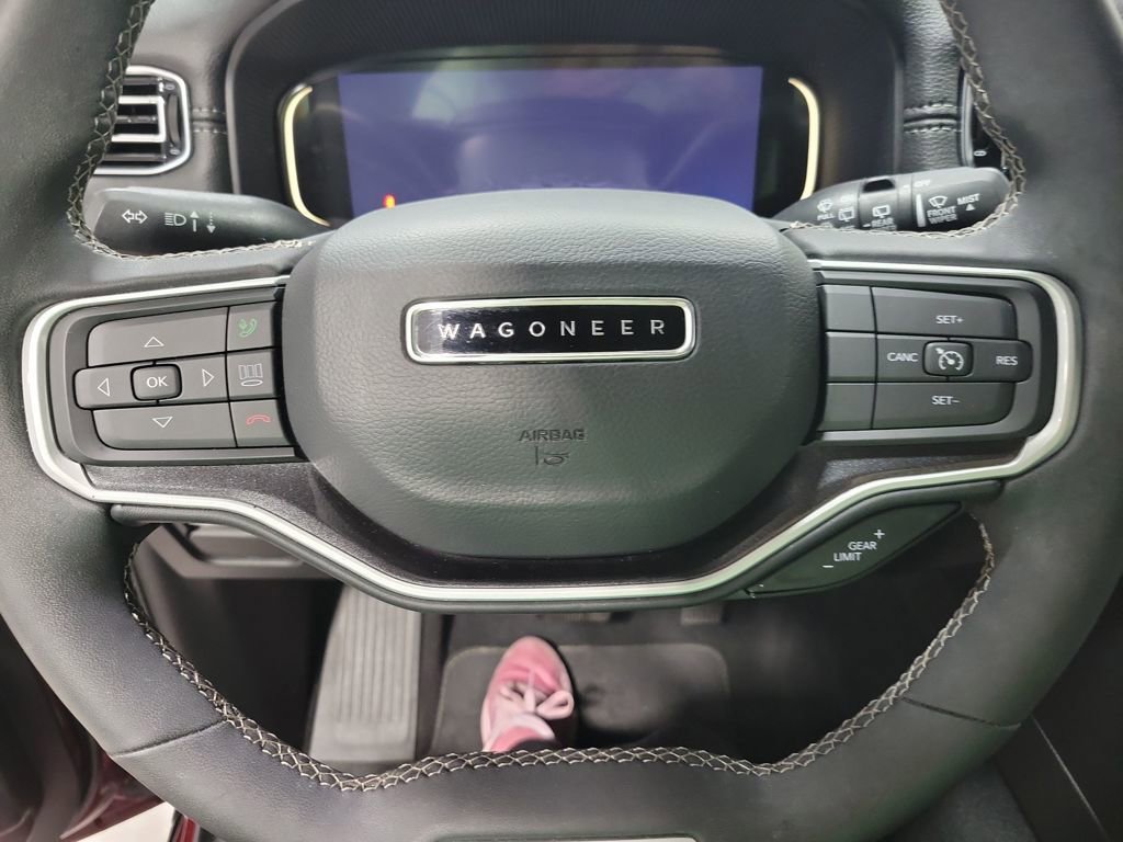 Used 2023 Jeep Wagoneer 4WD image 43