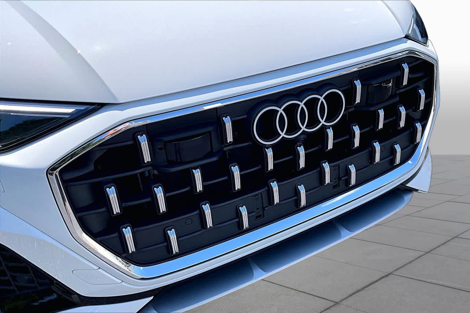 Used 2025 Audi Q8 Premium Plus AWD/4WD image 30