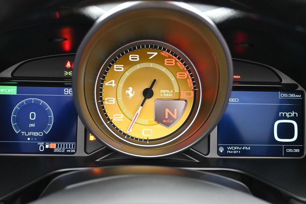 Used 2020 Ferrari Portofino RWD image 15