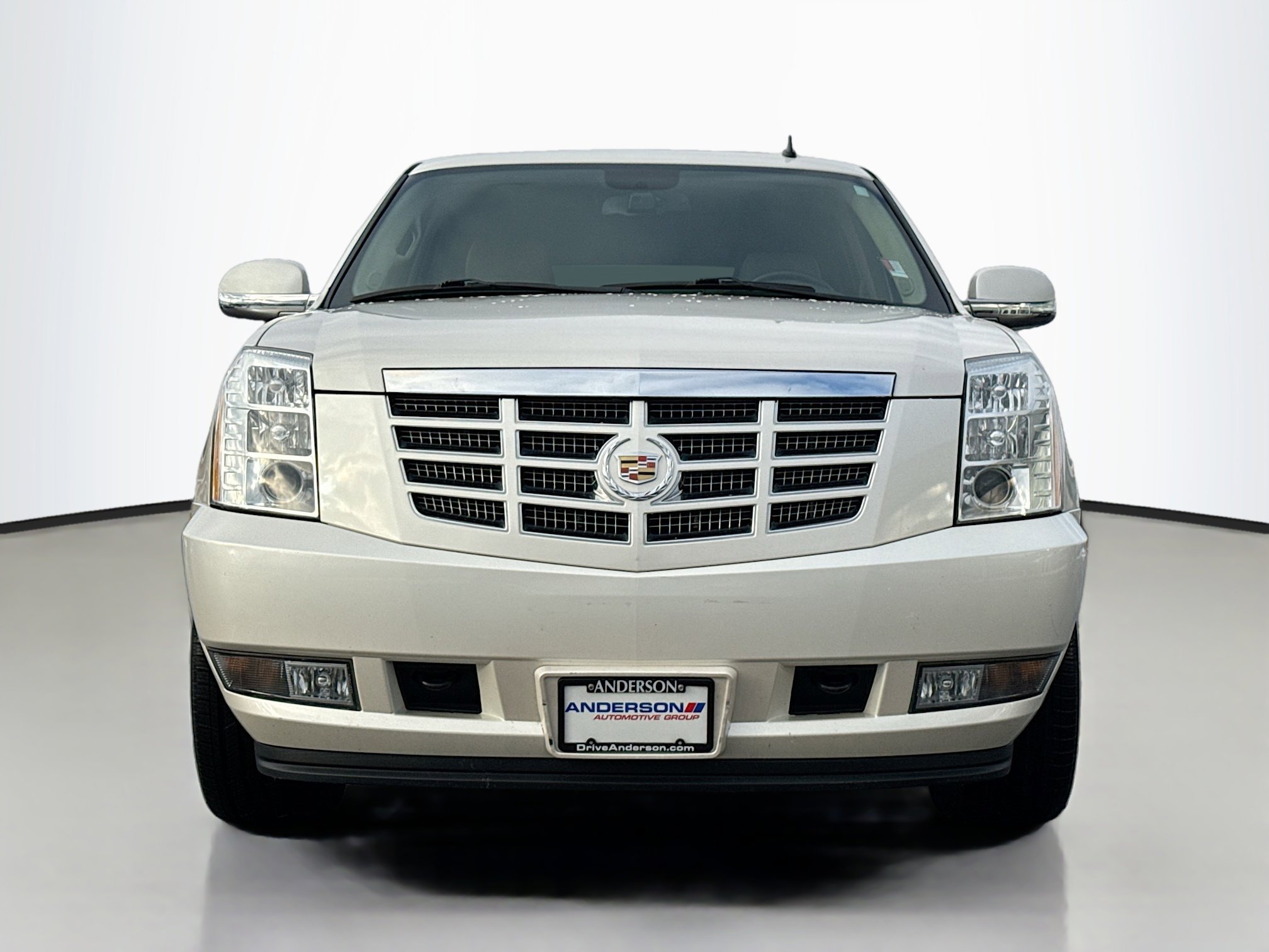 Used 2013 Cadillac Escalade Luxury image 18