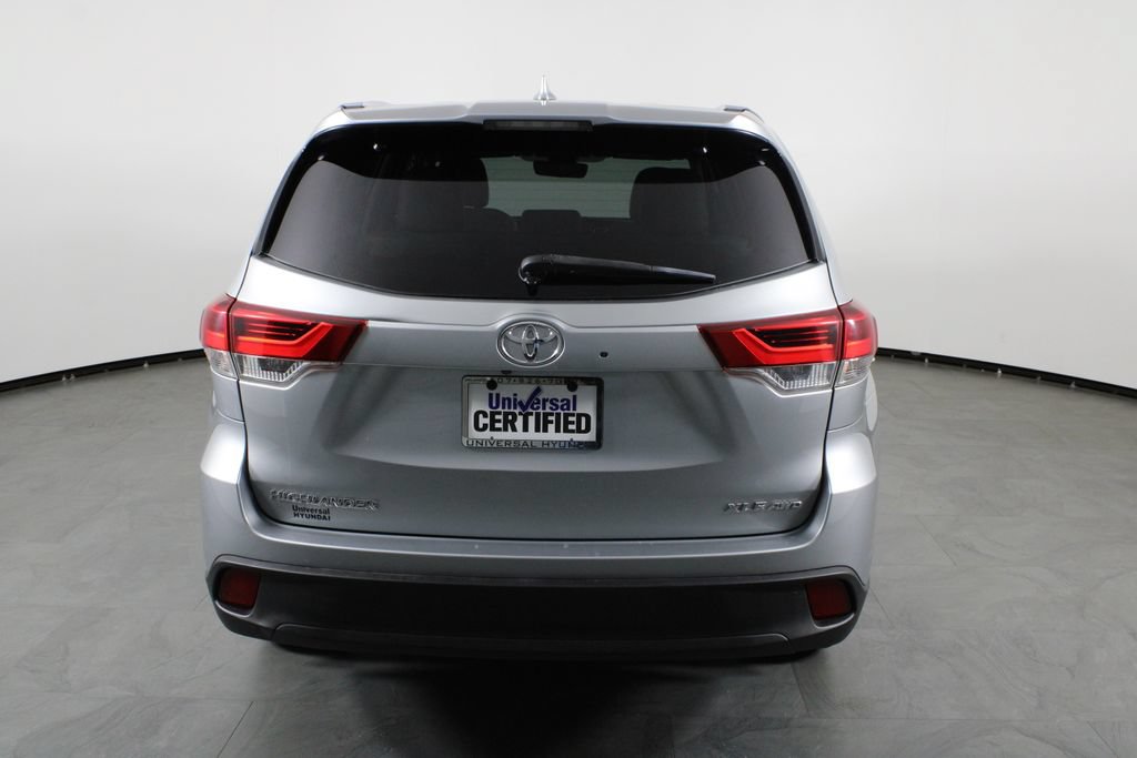 Used 2019 Toyota Highlander XLE AWD/4WD image 10