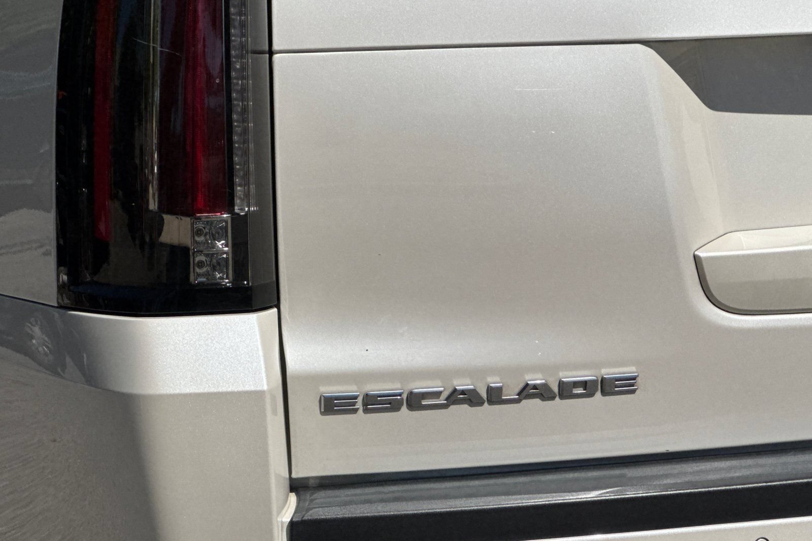 Used 2015 Cadillac Escalade ESV Luxury AWD/4WD image 27