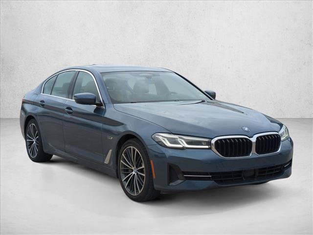 Used 2023 BMW 530e w/ Premium Package RWD image 3