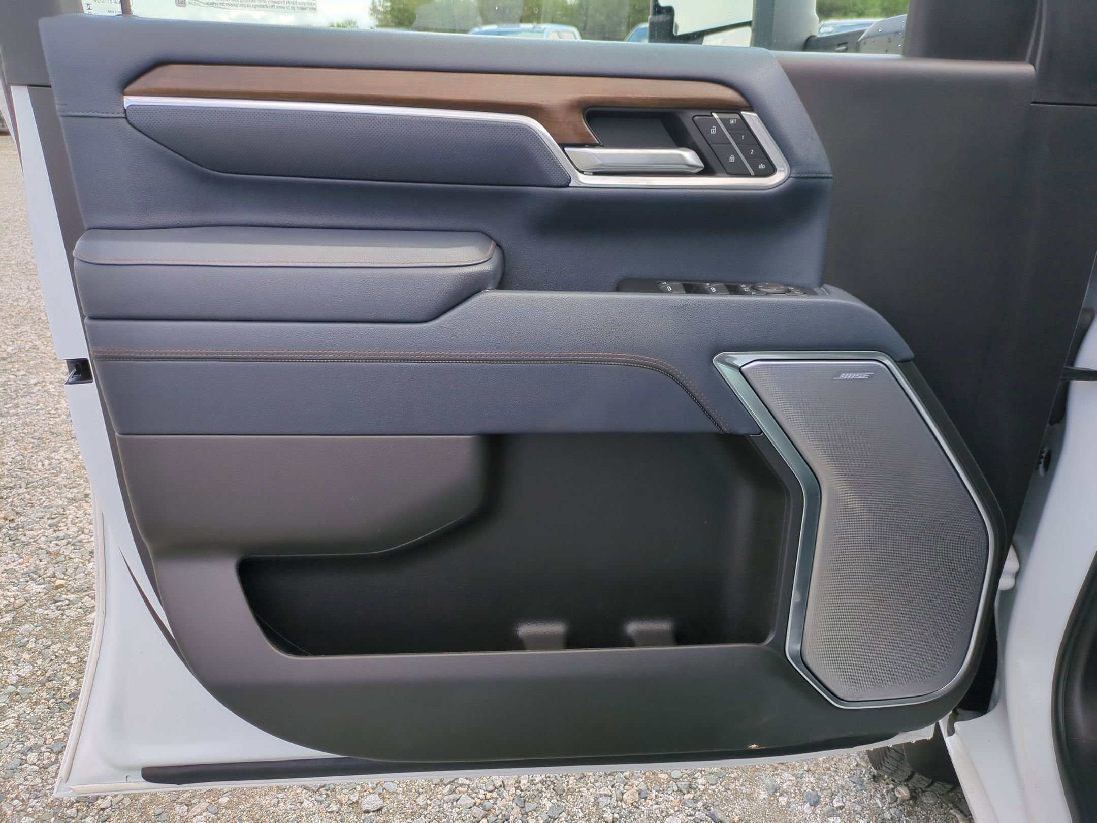 Certified 2025 Chevrolet Silverado 3500 High Country w/ Technology Package AWD/4WD image 14