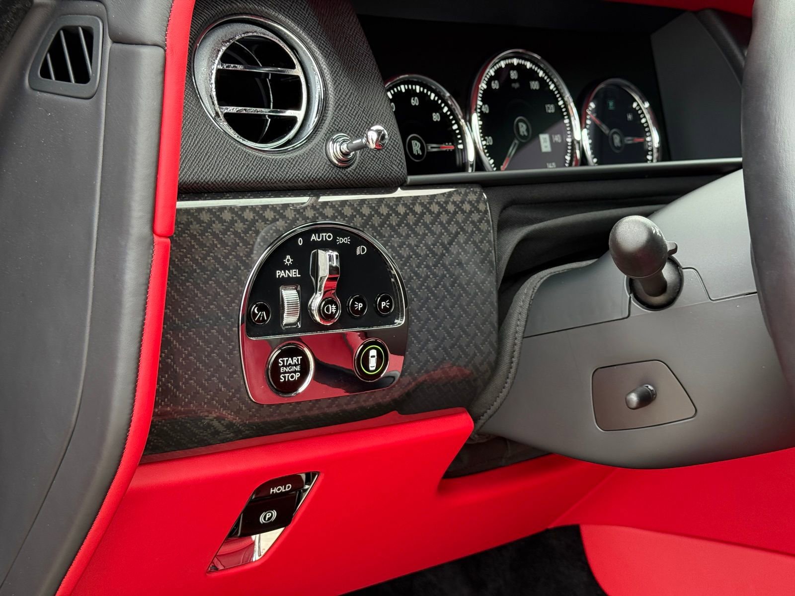 Used 2022 Rolls-Royce Cullinan Black Badge image 27