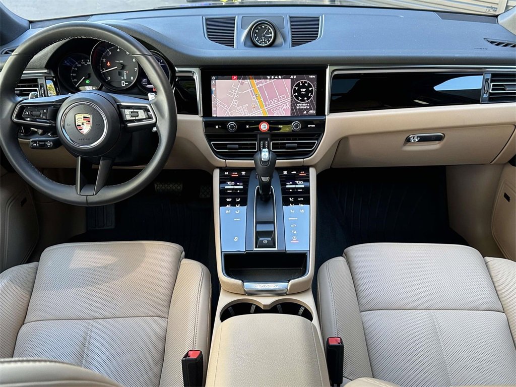 Used 2025 Porsche Macan image 14