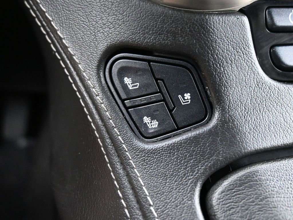 Used 2020 GMC Yukon XL Denali image 14