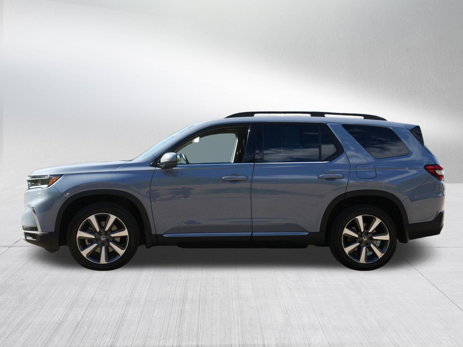 Used 2024 Honda Pilot Touring image 4