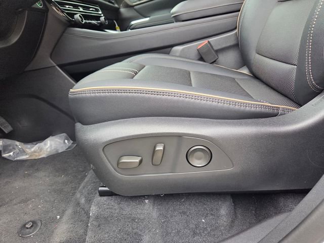 New 2026 Chevrolet Traverse High Country FWD image 24