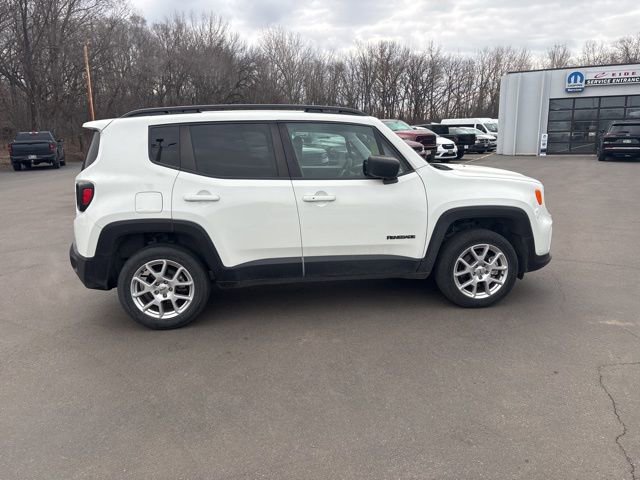 Used 2022 Jeep Renegade Latitude image 12