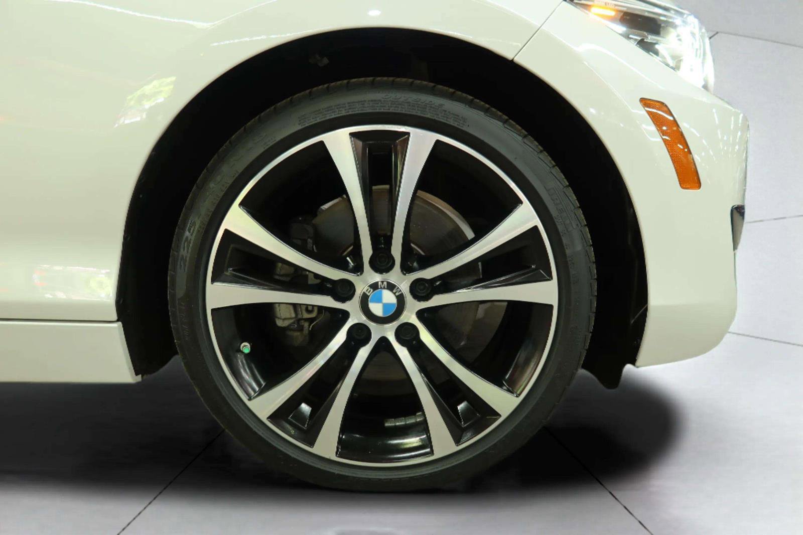Used 2020 BMW 230i Convertible w/ Premium Package RWD image 46