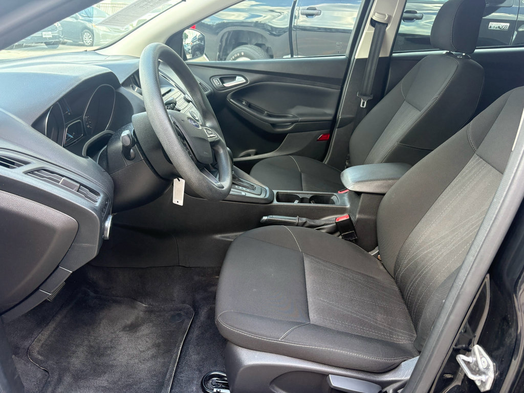 Used 2017 Ford Focus SE FWD image 10