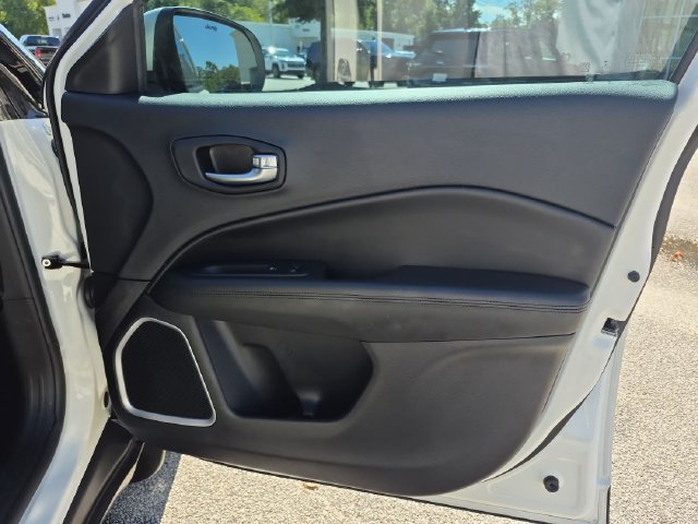 Used 2021 Jeep Compass Latitude FWD image 32