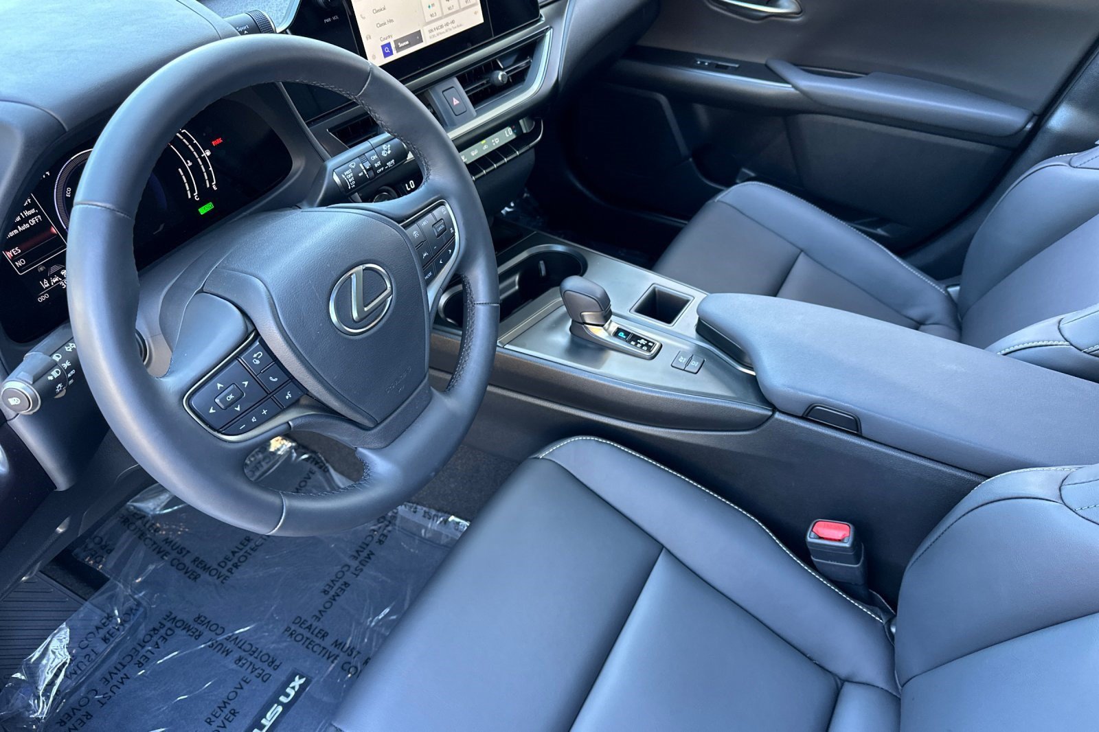 Used 2025 Lexus UX 300h FWD w/ Accessory Package (Z2) image 4