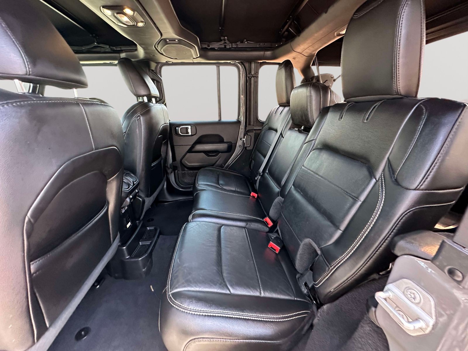 Used 2021 Jeep Wrangler Unlimited Sahara AWD/4WD image 24