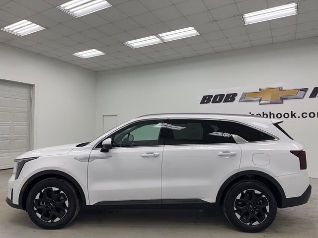 Used 2025 Kia Sorento S image 8