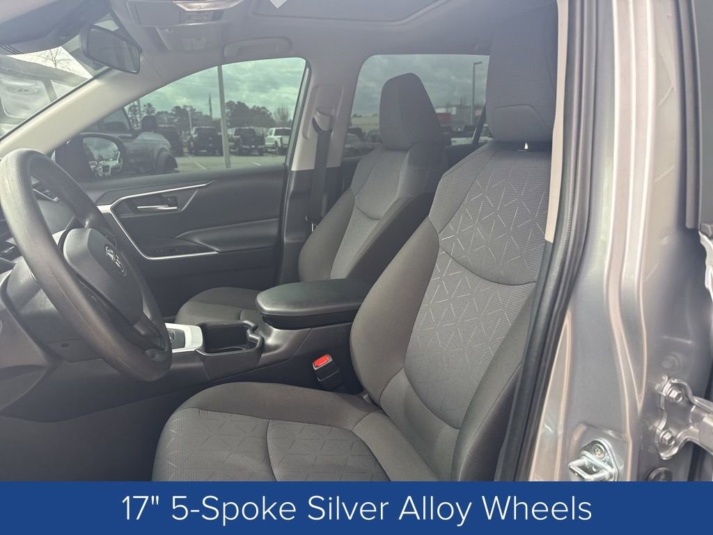 Used 2024 Toyota RAV4 XLE w/ Convenience Package image 10