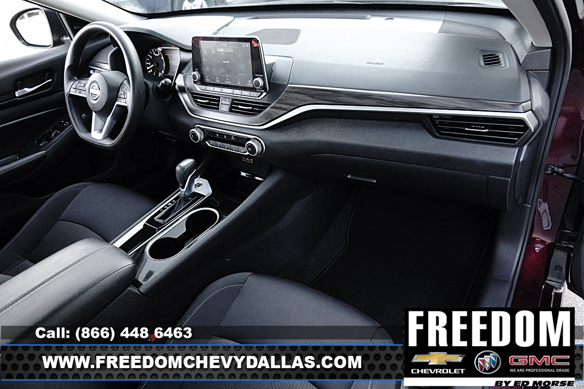 Used 2024 Nissan Altima 2.5 SV FWD image 8