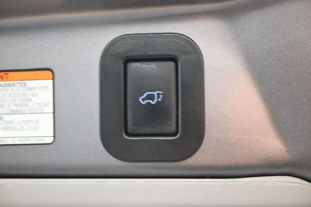 Used 2018 Toyota Sienna SE FWD image 18