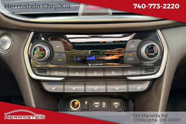 Used 2020 Hyundai Santa Fe Limited AWD/4WD image 22