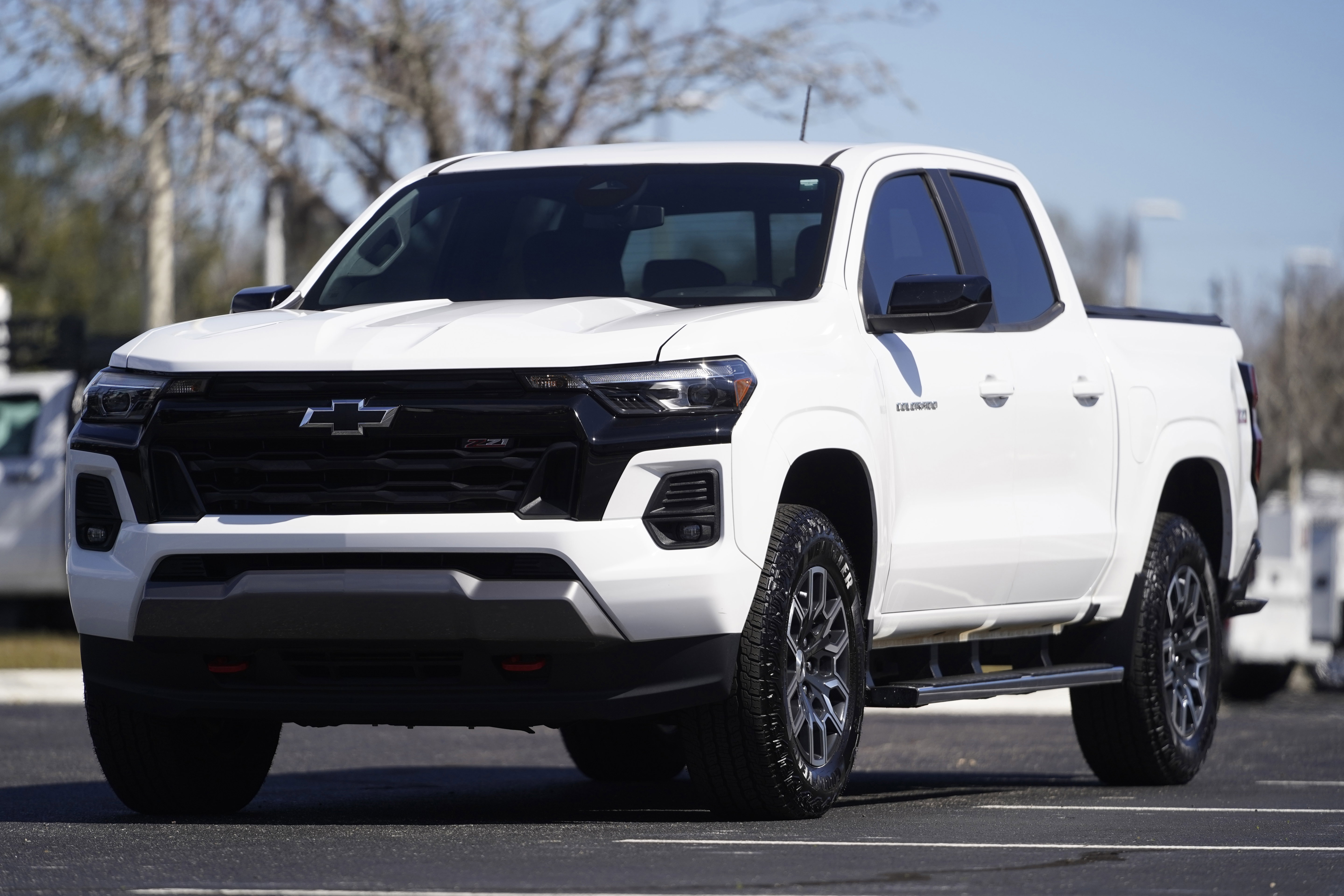 Used 2024 Chevrolet Colorado Z71 w/ Safety Package image 34